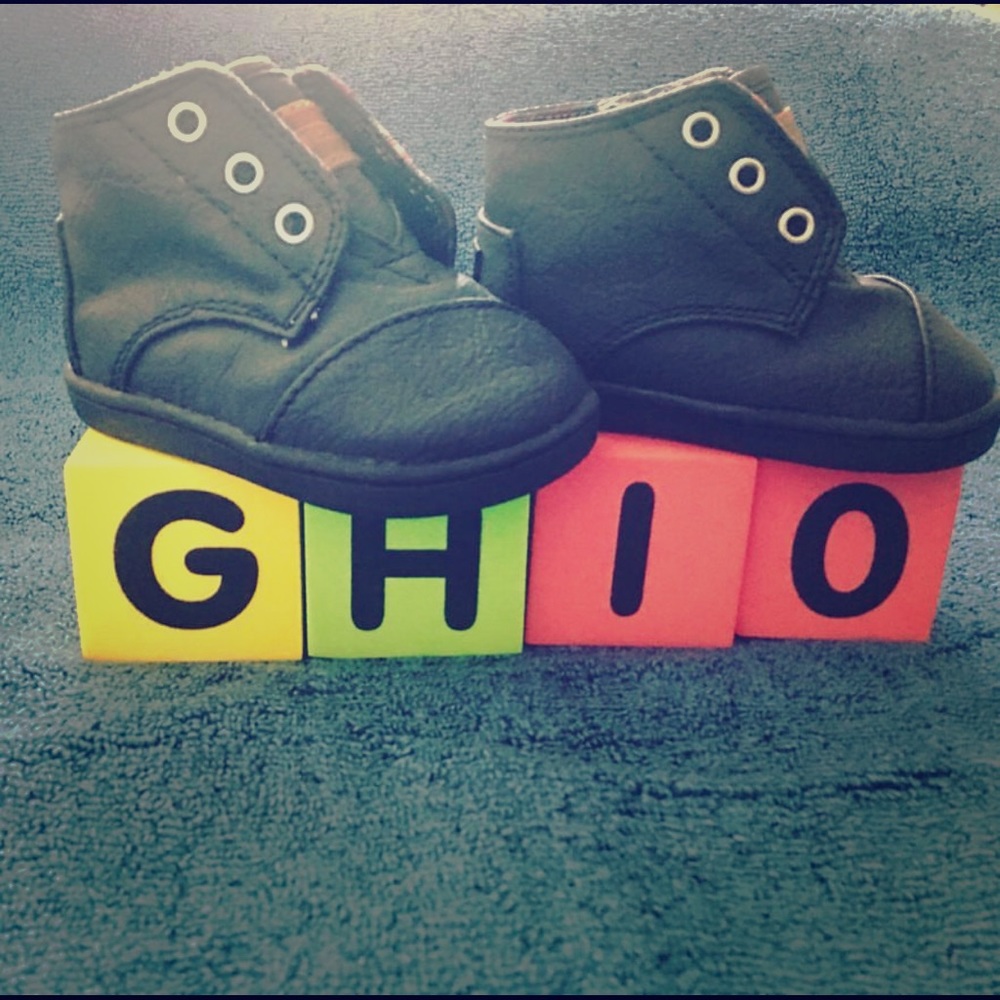 Baby shoes, Size 4 in Baby
